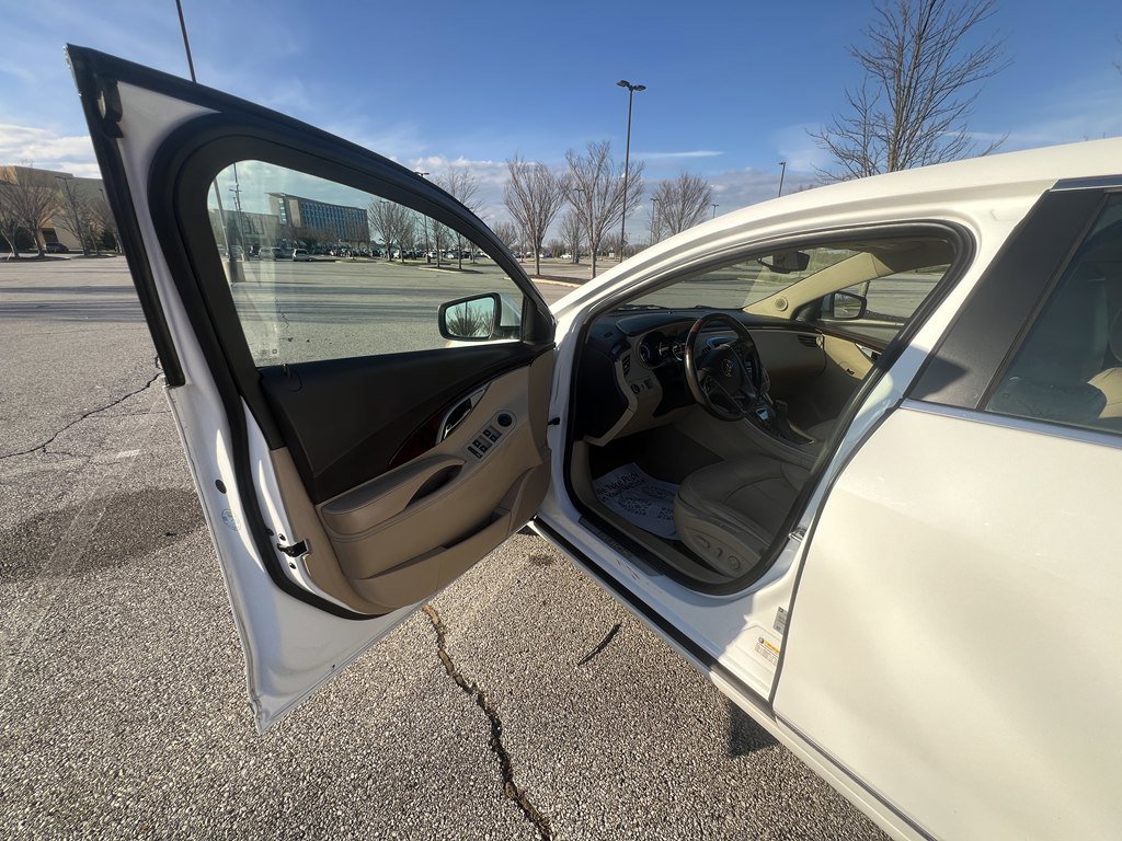 Used 2011 Buick LaCrosse CXL w/ Luxury Package image 16