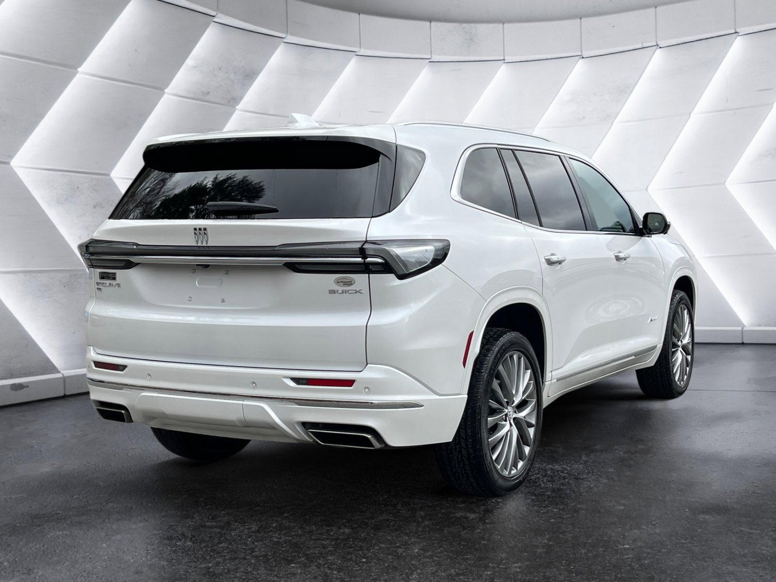 Certified 2025 Buick Enclave Avenir AWD/4WD image 6