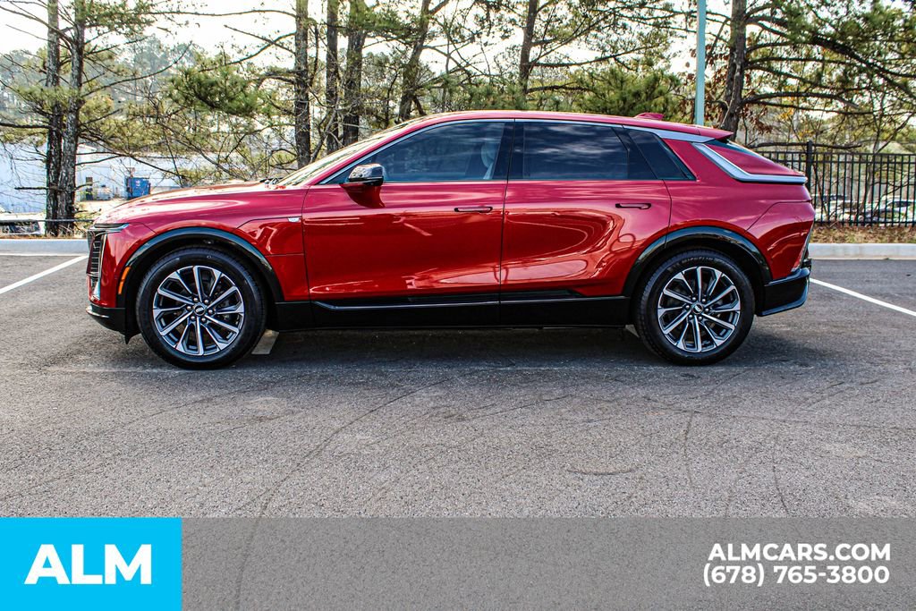 Used 2024 Cadillac Lyriq Sport image 7