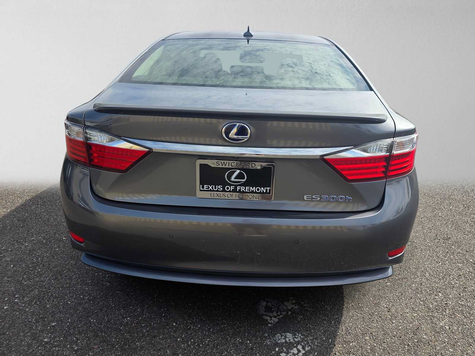 Used 2014 Lexus ES 300h w/ Luxury Package w/Bamboo Trim FWD image 4