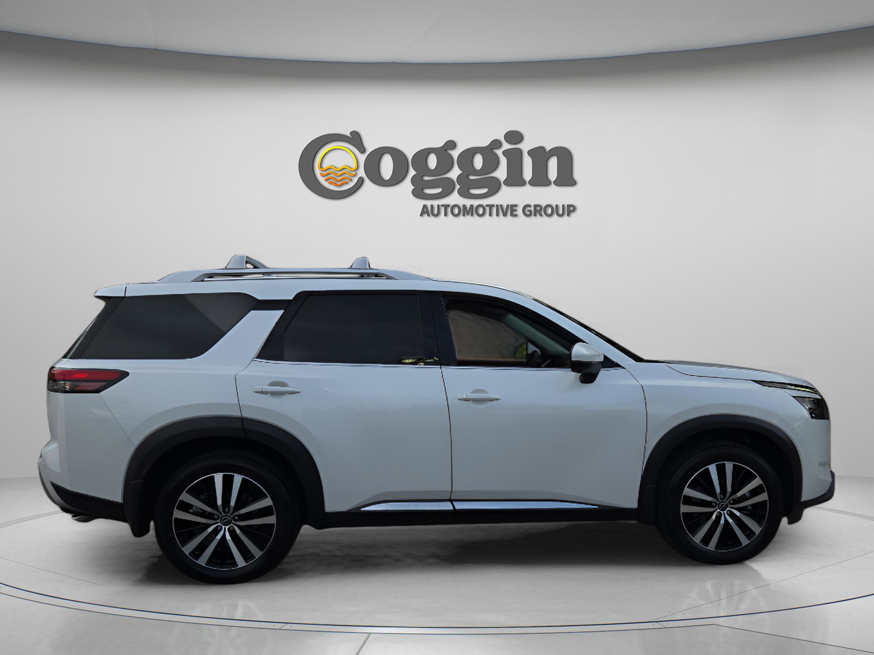 Used 2025 Nissan Pathfinder Platinum w/ Cargo Package FWD image 6