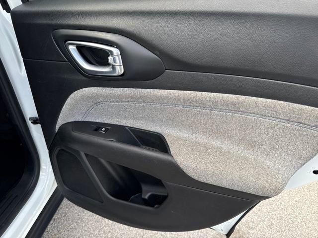 Used 2024 Jeep Compass Sport image 30