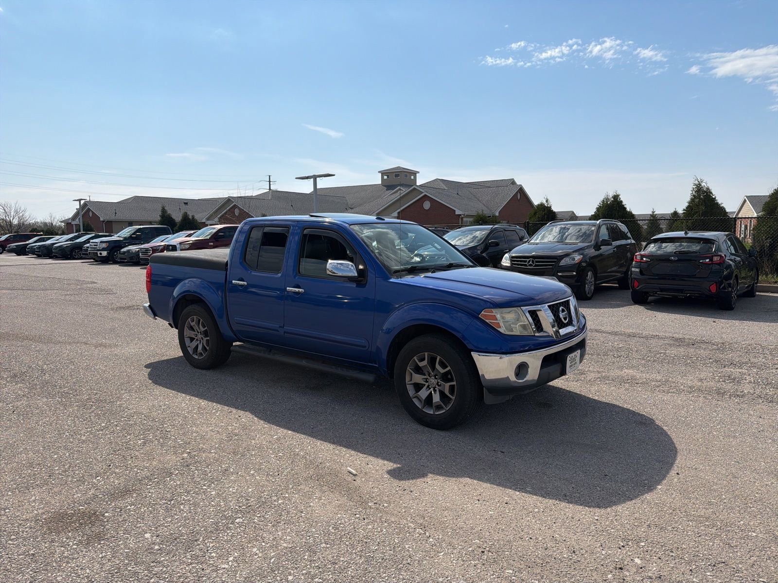 Used 2015 Nissan Frontier SL w/ Moonroof Package image 9