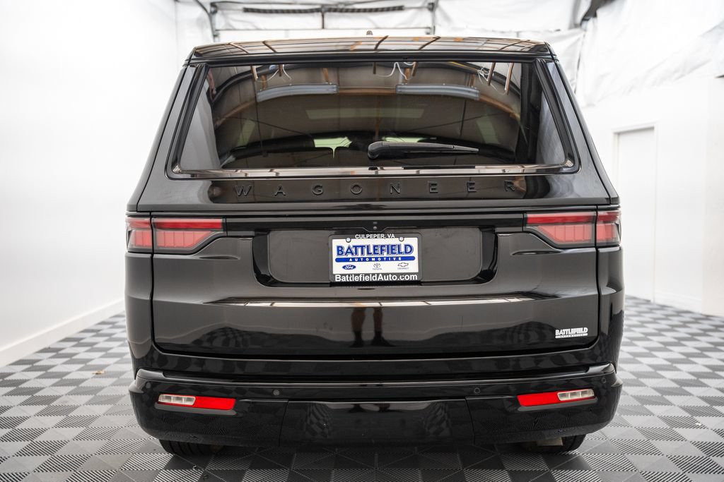 Used 2024 Jeep Wagoneer Series II AWD/4WD image 7