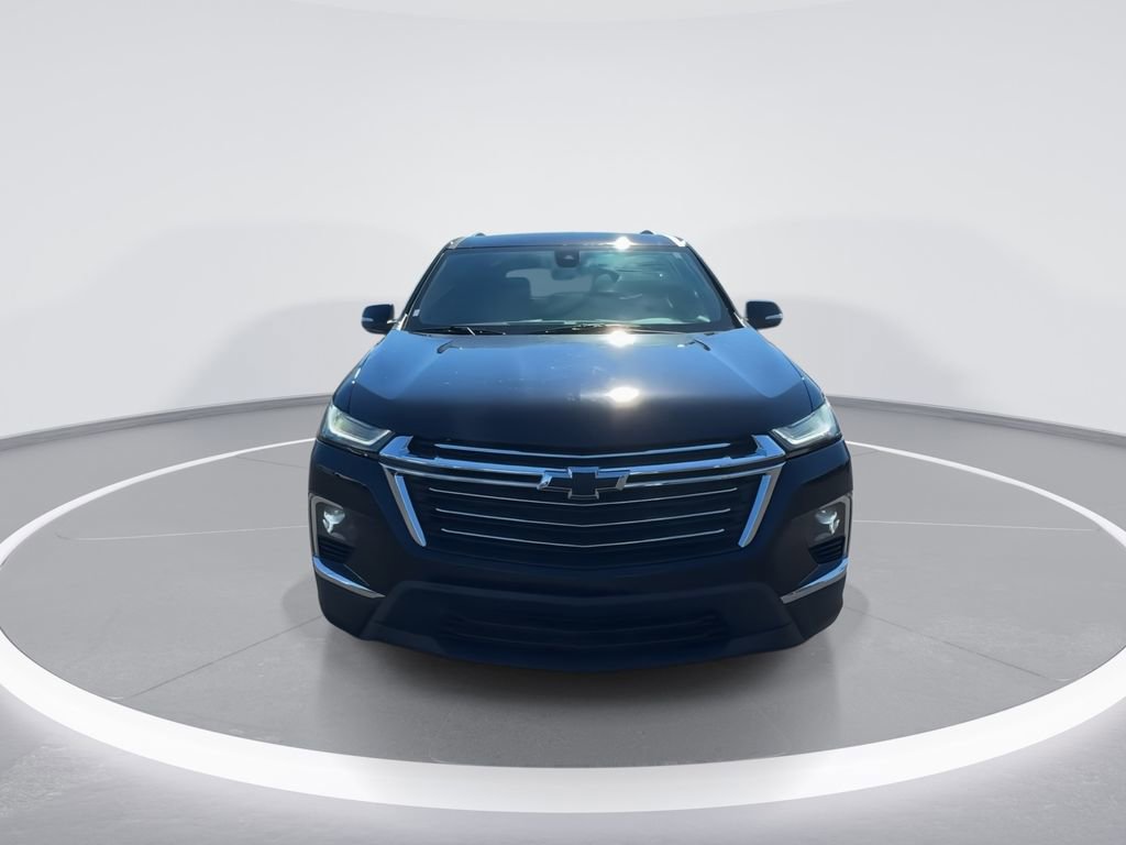 Used 2023 Chevrolet Traverse LT image 3