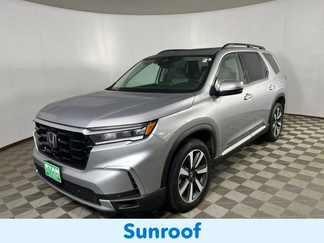 Certified 2025 Honda Pilot Touring image 18