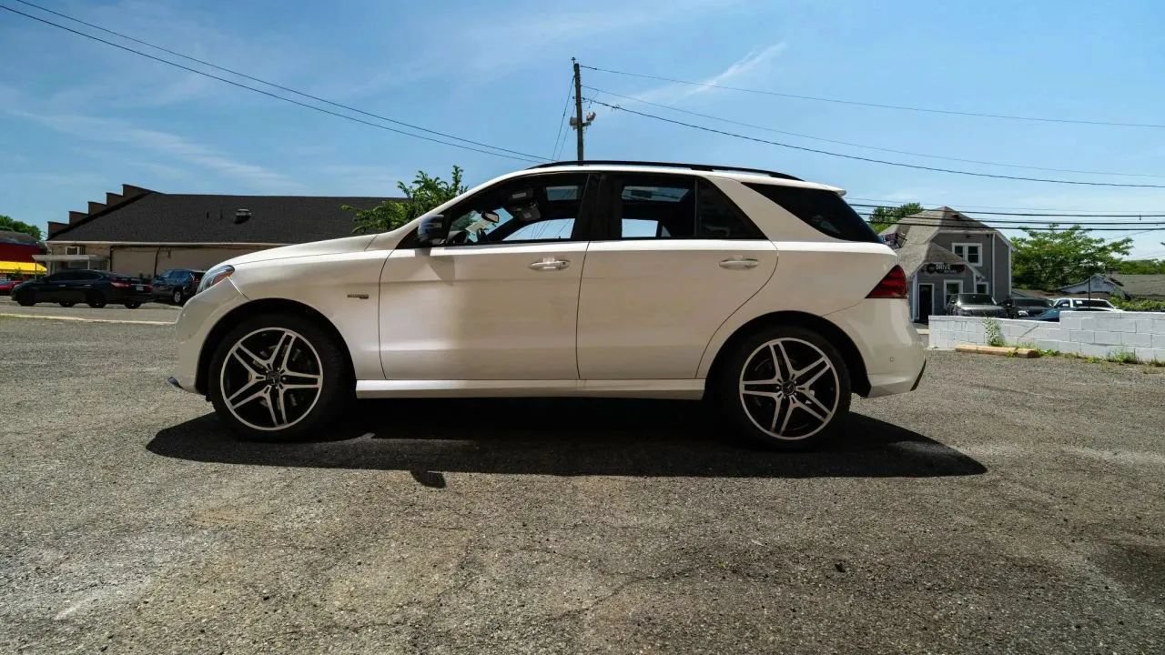 Used 2017 Mercedes-Benz GLE 43 AMG 4MATIC w/ Premium 2 Package image 6