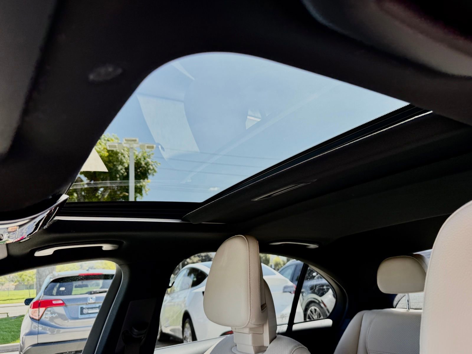 Used 2024 Mercedes-Benz C 300 Sedan image 30
