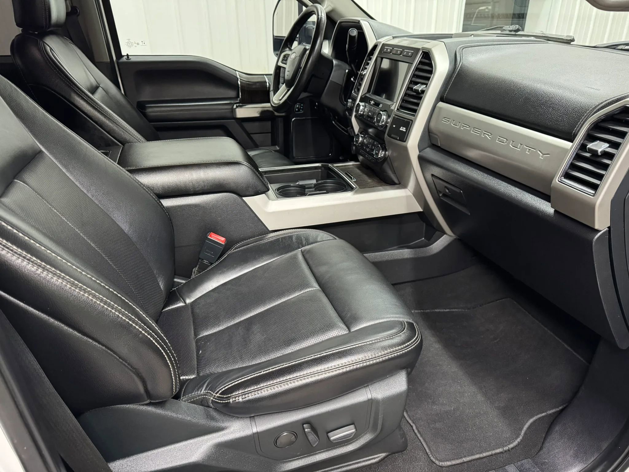 Used 2020 Ford F350 Lariat w/ Lariat Ultimate Package image 14