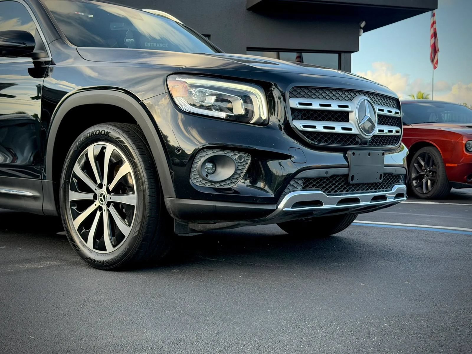 Used 2022 Mercedes-Benz GLB 250 w/ Premium Package image 9