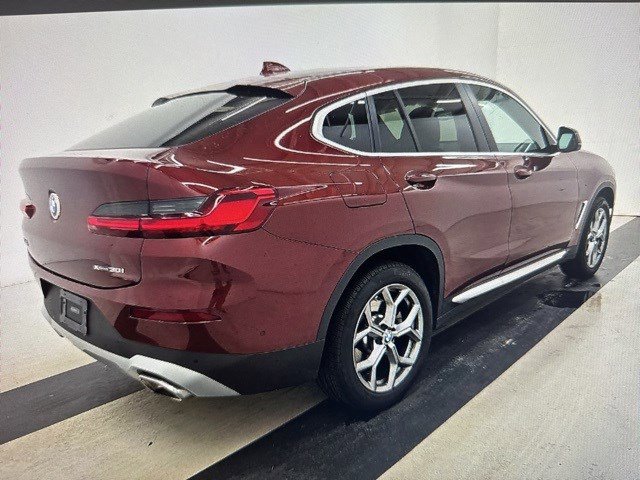 Certified 2025 BMW X4 xDrive30i image 11