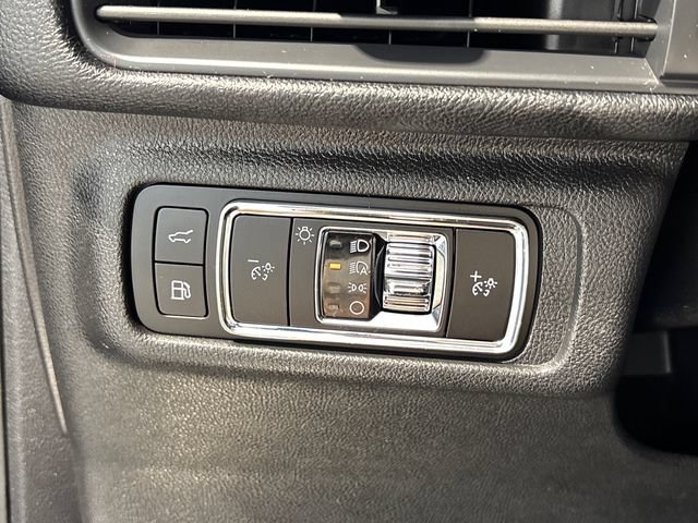 Used 2024 Lincoln Corsair Grand Touring AWD/4WD image 13