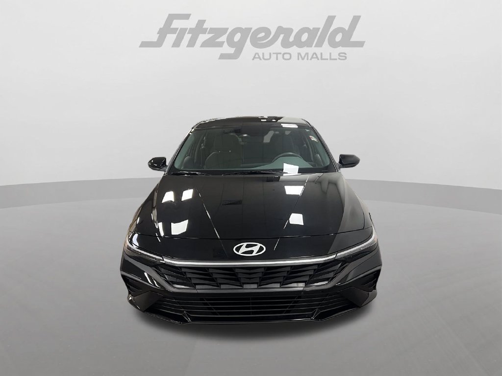 Used 2025 Hyundai Elantra Sport FWD image 9