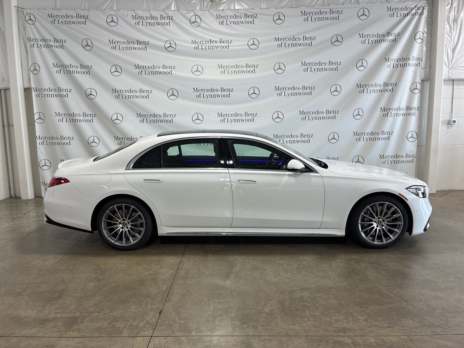 New 2026 Mercedes-Benz S 580 4MATIC Sedan image 3