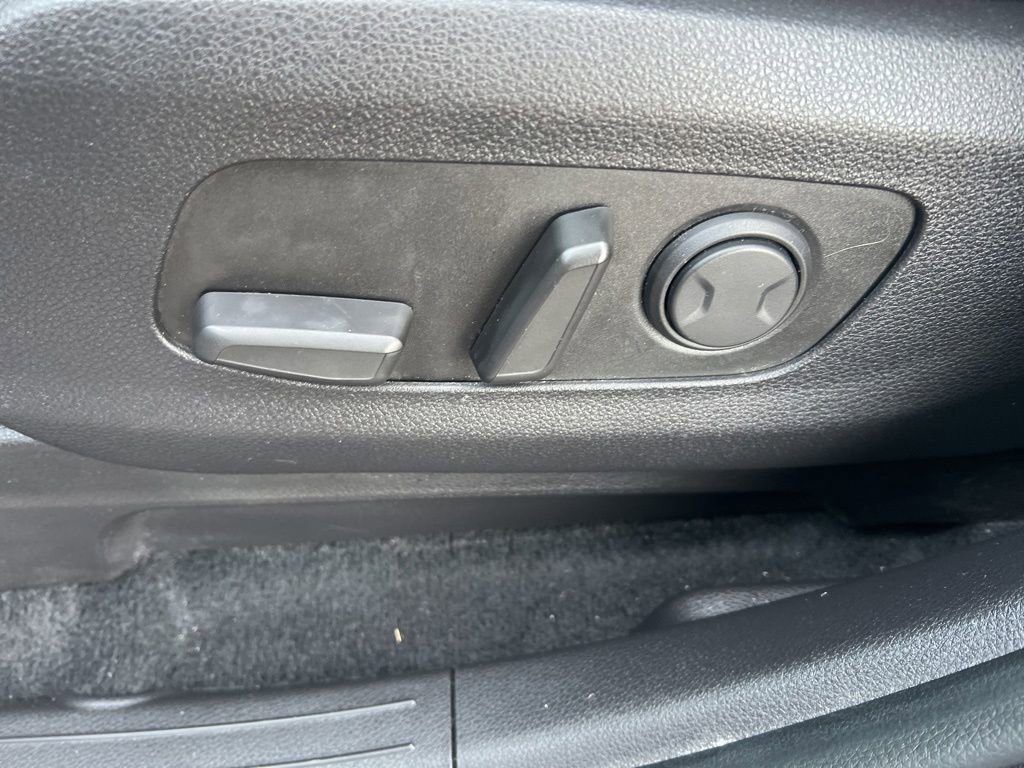 Certified 2023 Kia Carnival EX image 44