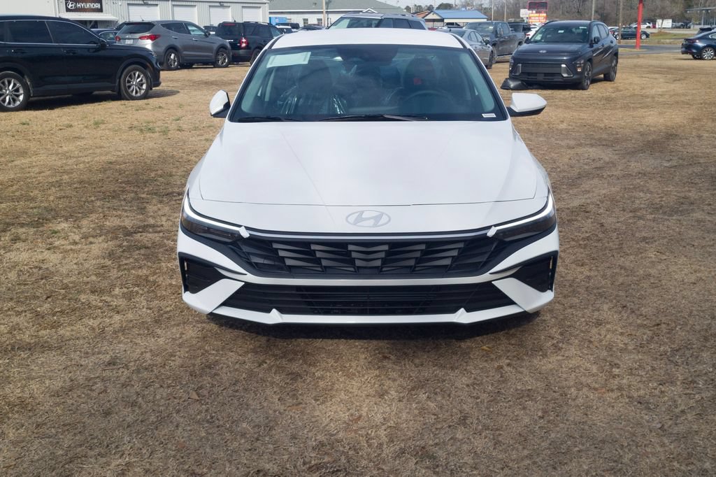 New 2026 Hyundai Elantra SE FWD image 2