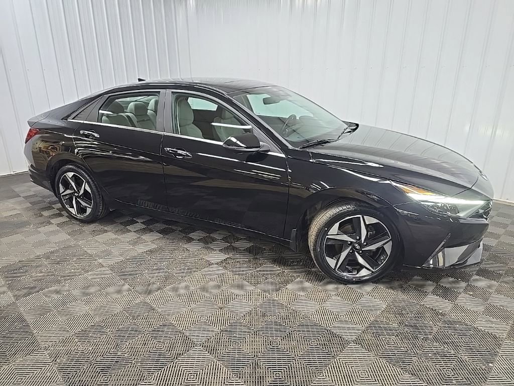 Used 2023 Hyundai Elantra Limited FWD image 1