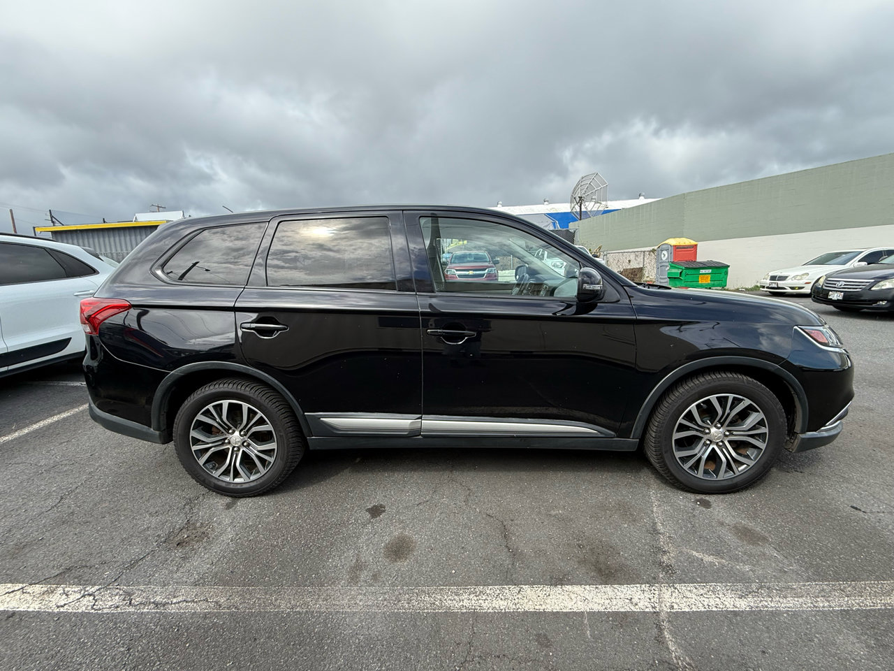 Used 2016 Mitsubishi Outlander SE image 6