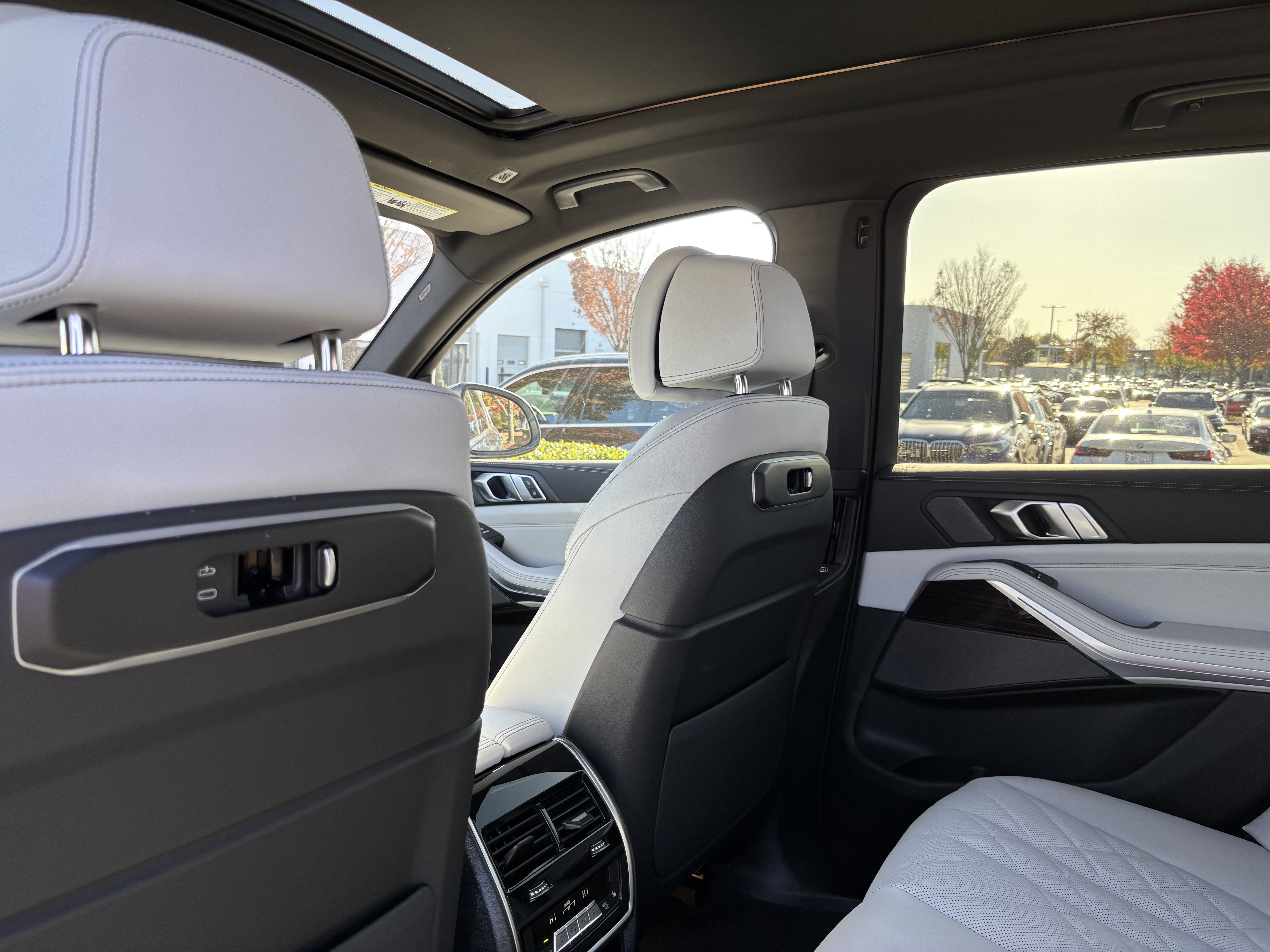 Certified 2026 BMW X5 sDrive40i w/ Climate Comfort Package RWD image 34