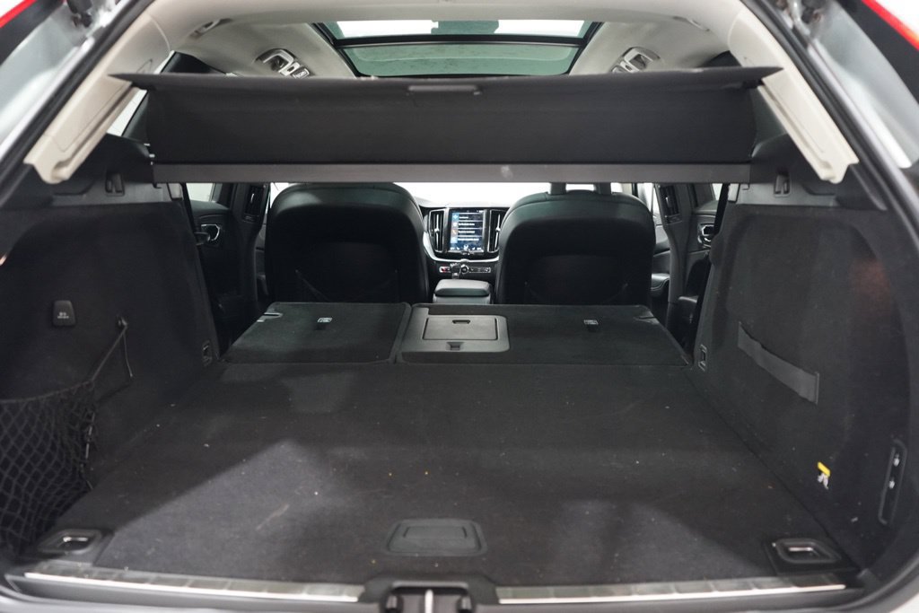 Used 2018 Volvo XC60 T5 Momentum w/ Convenience Package AWD/4WD image 34