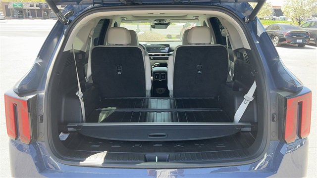 Used 2025 Kia Sorento SX image 14