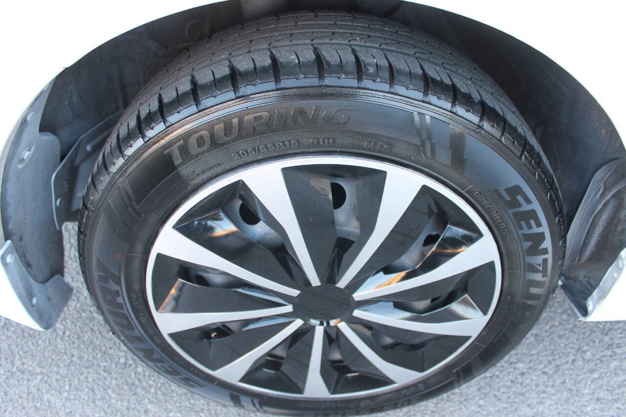 Used 2019 Nissan Sentra S FWD image 14