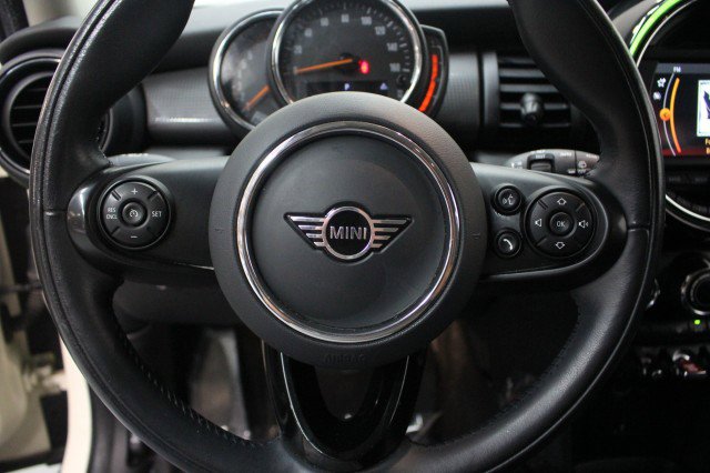 Used 2021 MINI Cooper 4-Door Hardtop w/ Storage Package image 10