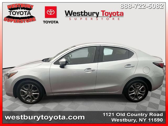 Used 2019 Toyota Yaris LE FWD image 11