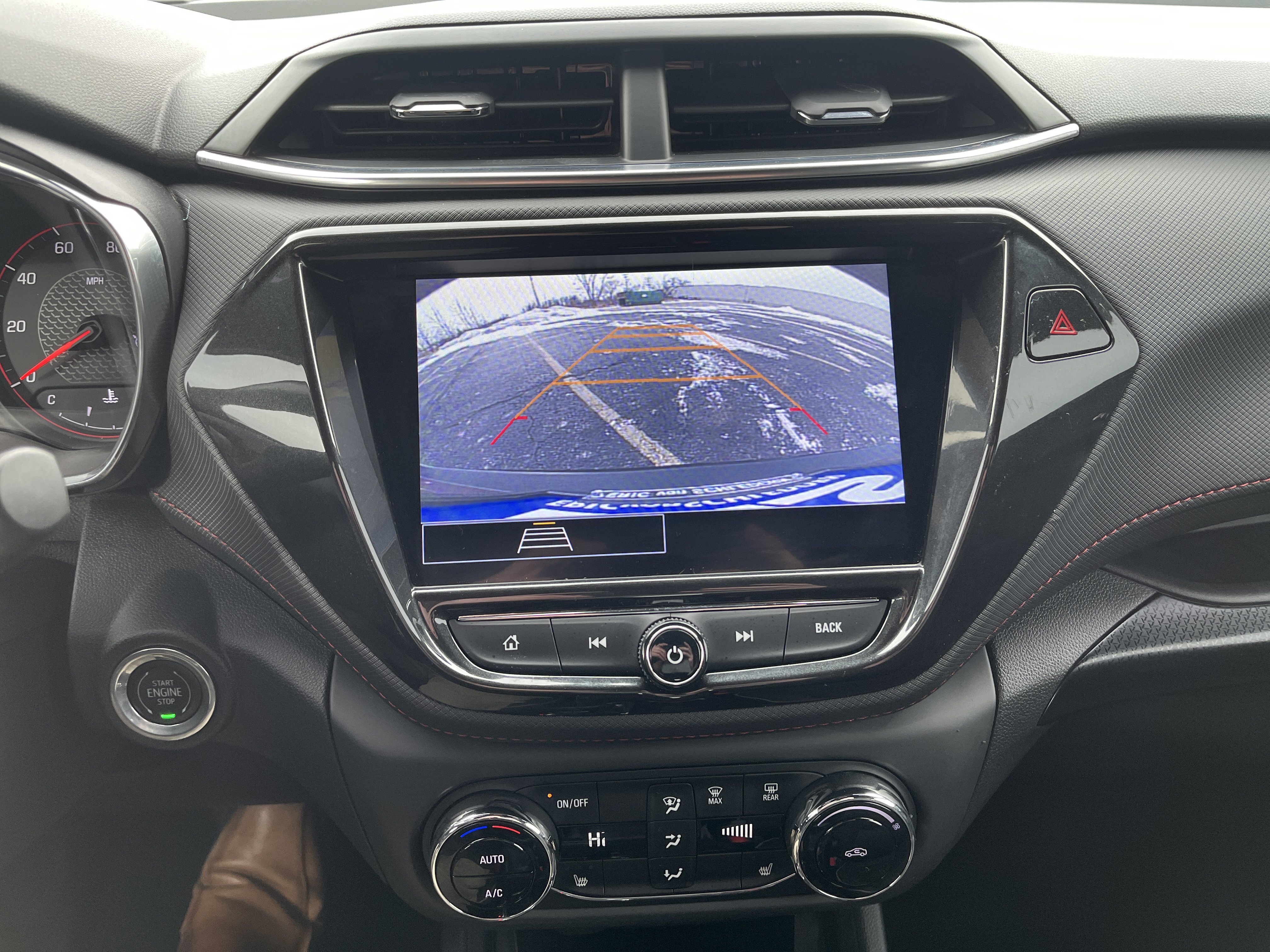 Used 2023 Chevrolet TrailBlazer RS w/ Sun and Liftgate Package image 25