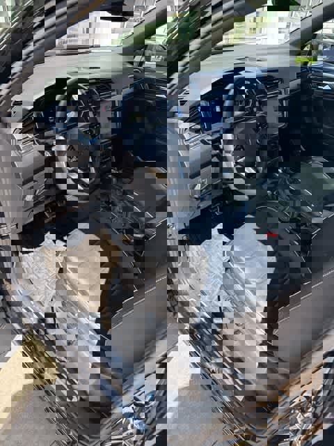 Certified 2022 Volkswagen Tiguan SEL R-Line image 11