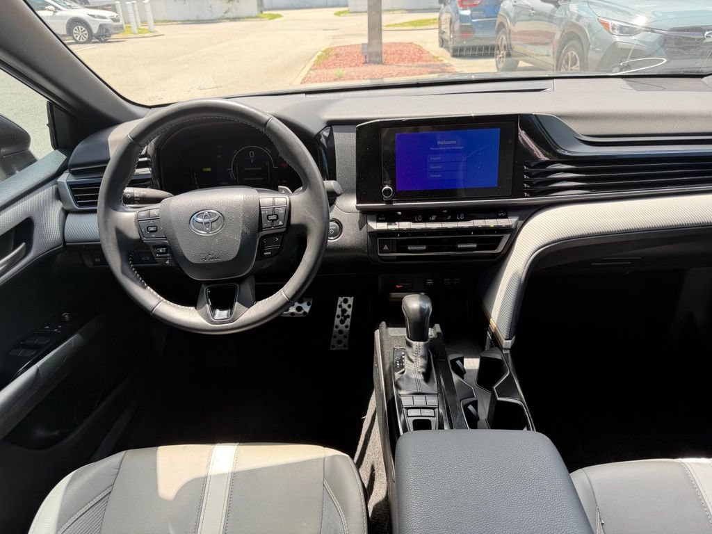 Used 2025 Toyota Camry SE FWD image 19