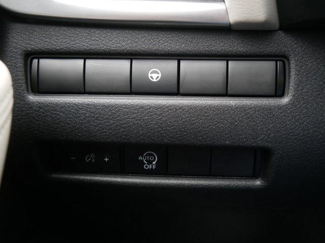 Certified 2023 Nissan Rogue SV image 28