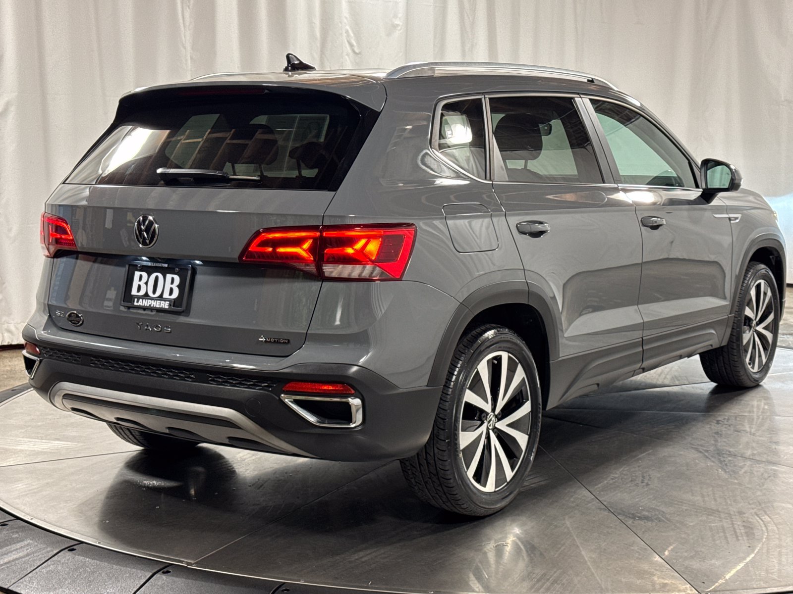 Used 2023 Volkswagen Taos SE w/ Panoramic Sunroof Package AWD/4WD image 10