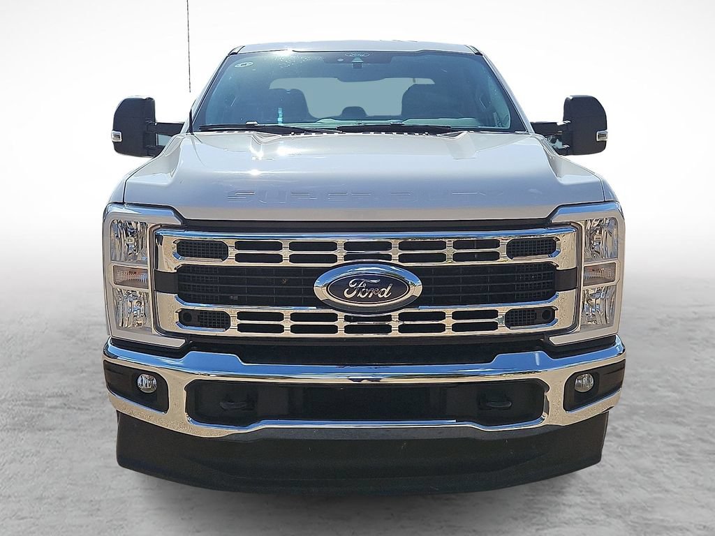 Used 2025 Ford F250 XLT AWD/4WD image 3