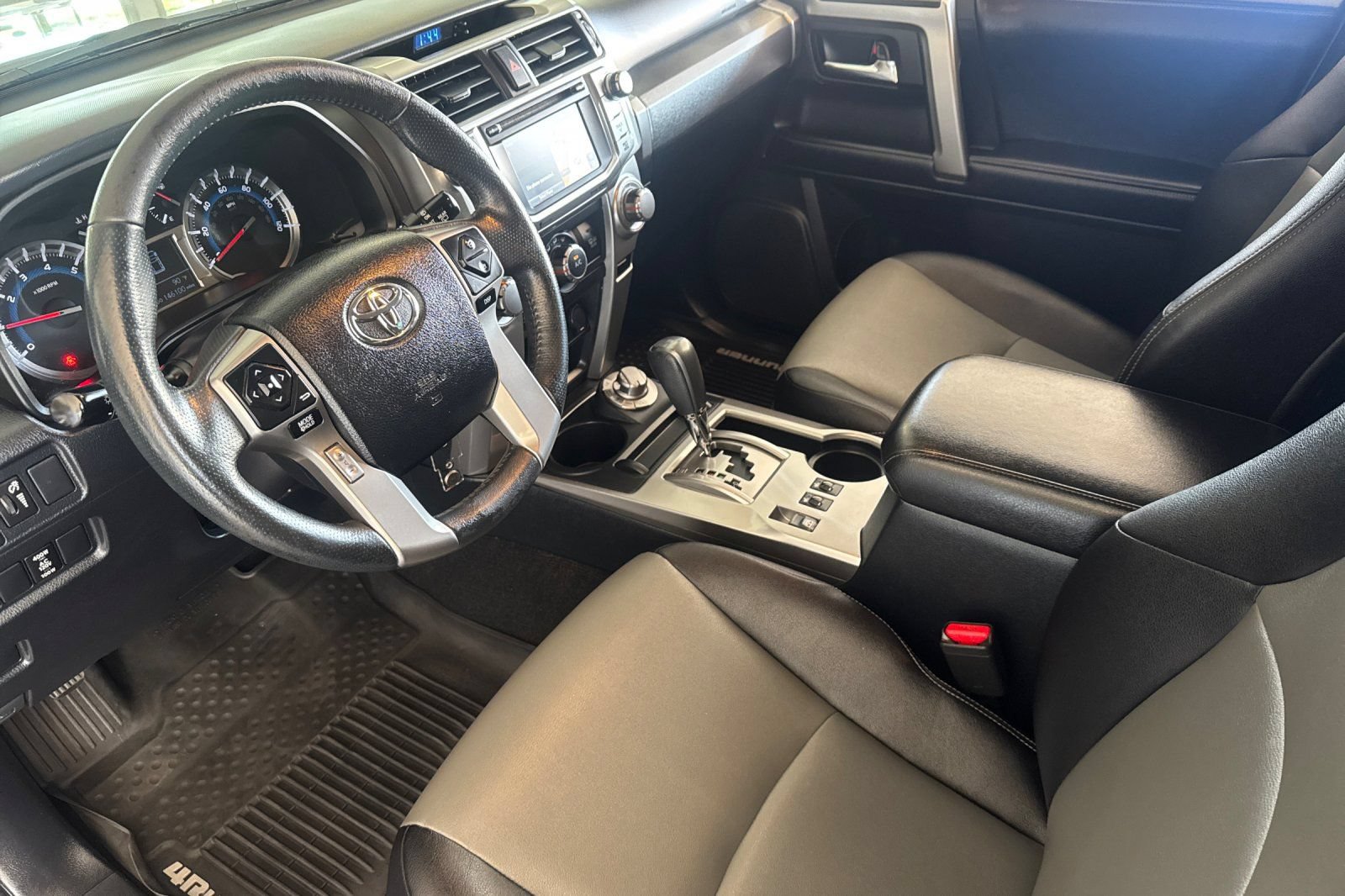 Used 2018 Toyota 4Runner SR5 Premium AWD/4WD image 7