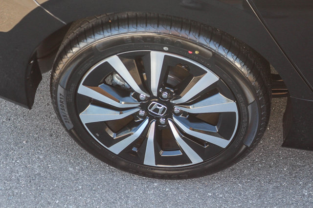 Used 2024 Honda Civic EX-L image 11