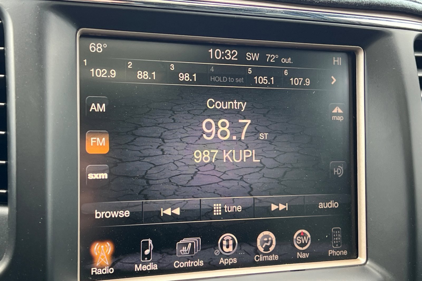 Used 2014 Jeep Grand Cherokee Overland w/ Advanced Technology Group image 18