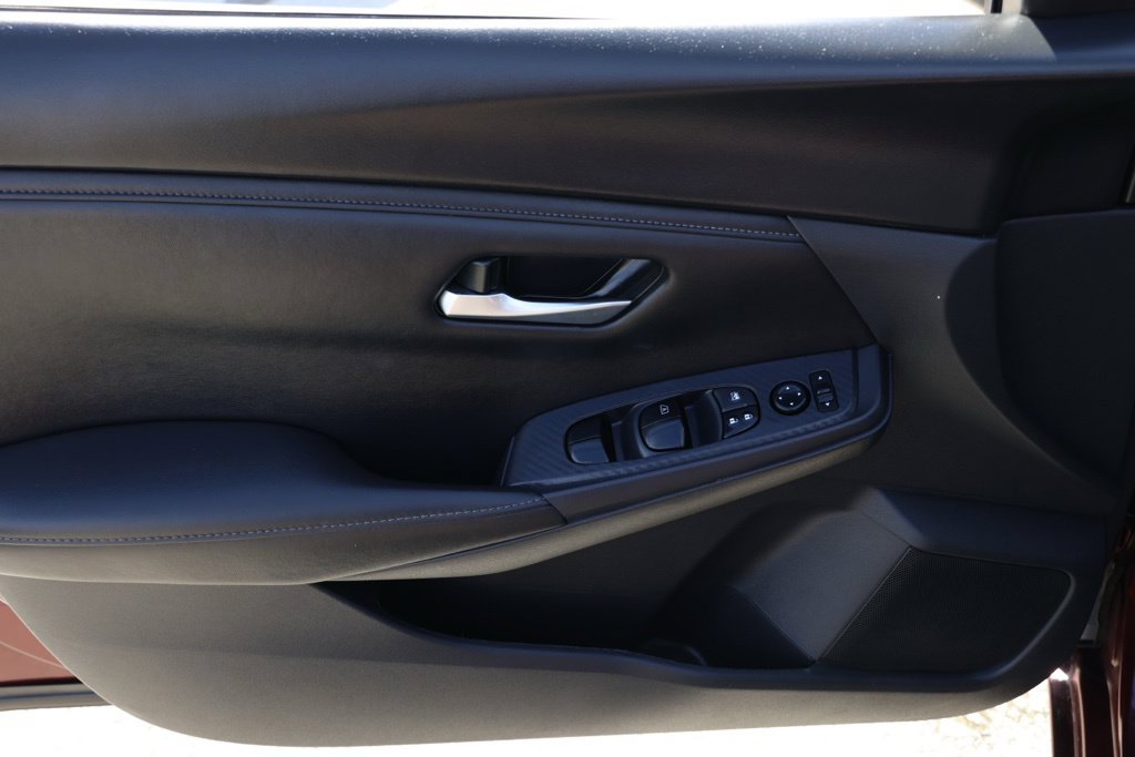 Used 2025 Nissan Sentra SV FWD image 24