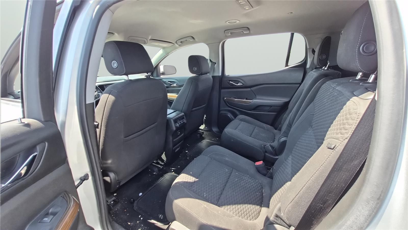 Used 2018 GMC Acadia SLE FWD image 17