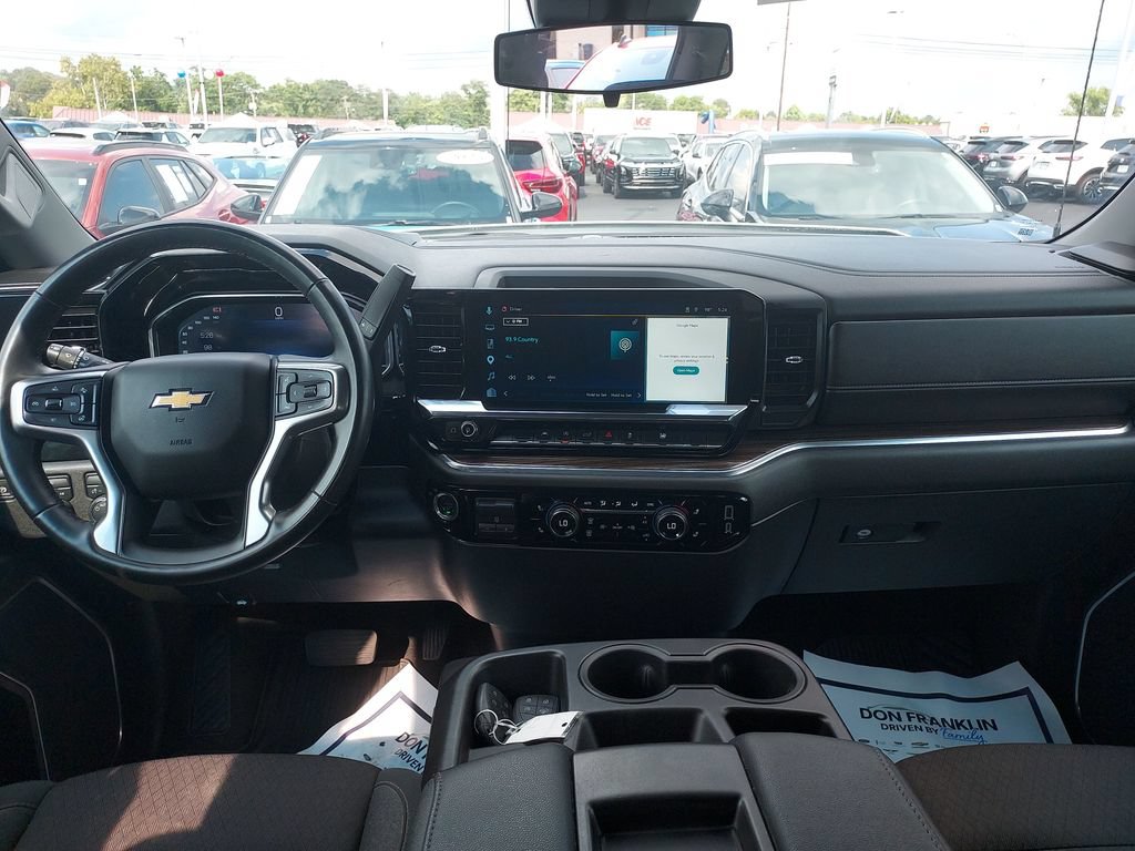 Used 2025 Chevrolet Silverado 1500 LT AWD/4WD image 15