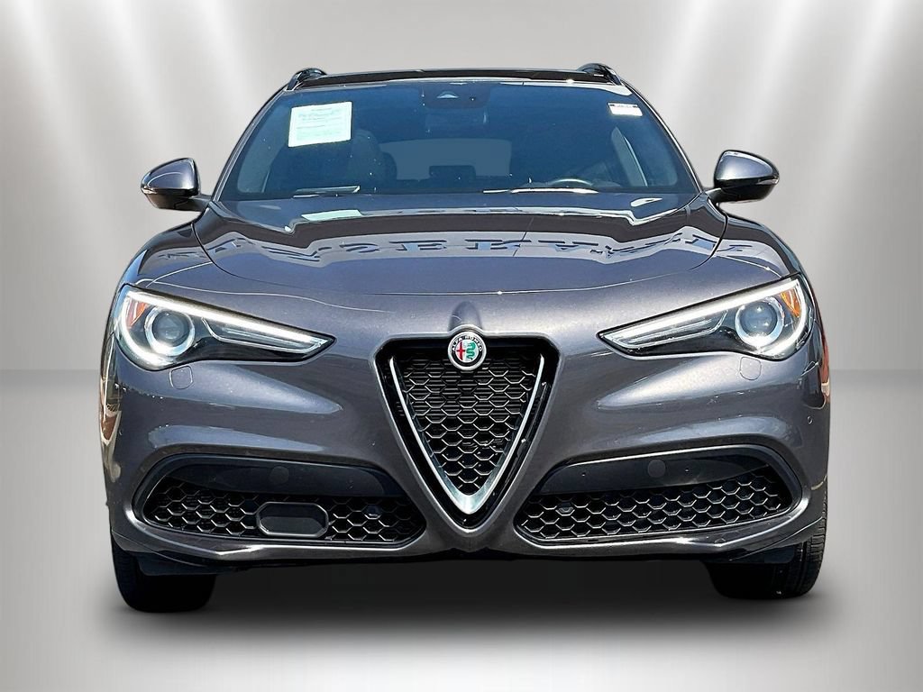 Used 2023 Alfa Romeo Stelvio Ti AWD/4WD image 2