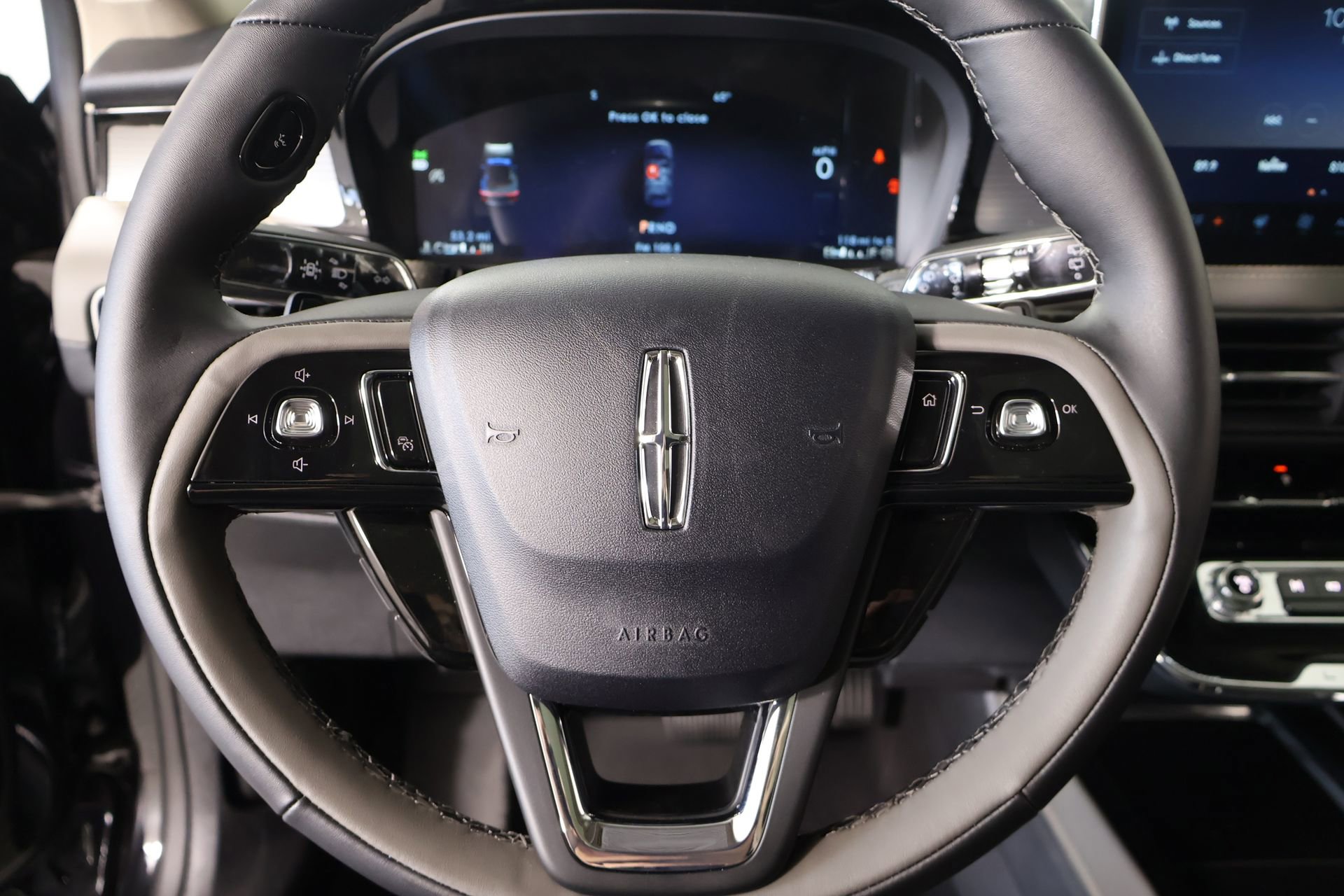 New 2026 Lincoln Corsair Premiere image 3