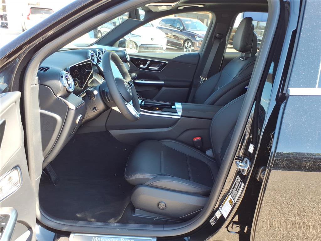 Used 2026 Mercedes-Benz GLC 300 4MATIC image 11