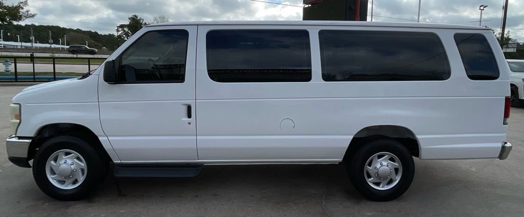 Used 2009 Ford E-350 and Econoline 350 XLT image 8