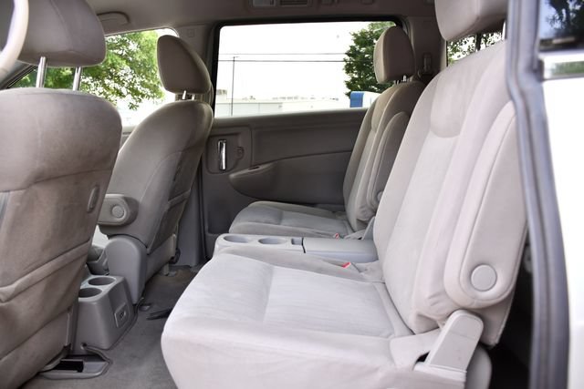 Used 2015 Nissan Quest SV FWD image 18