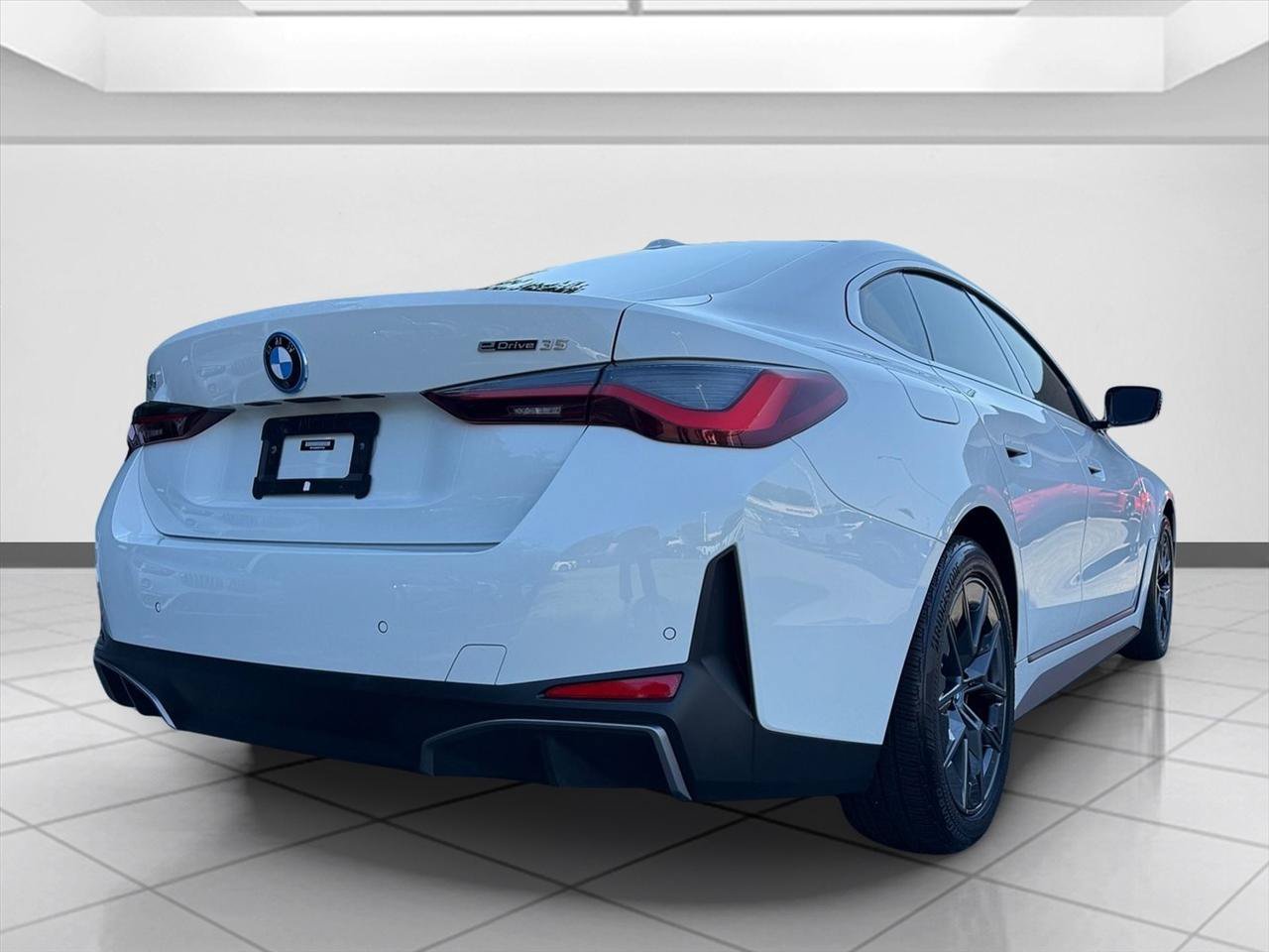 Used 2023 BMW i4 eDrive35 w/ Premium Package RWD image 5