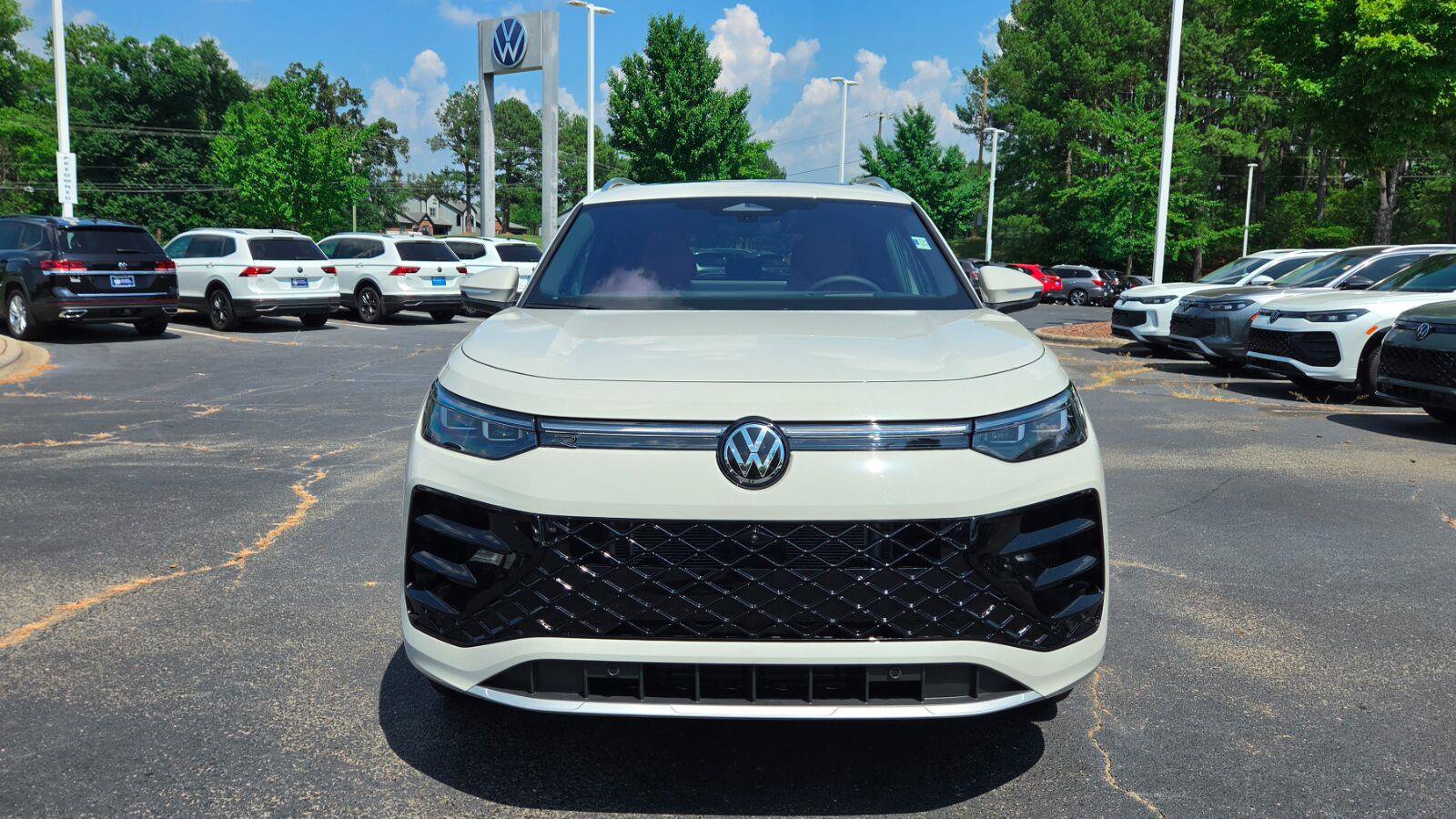 New 2027 Volkswagen Tiguan SEL R-Line AWD/4WD image 8