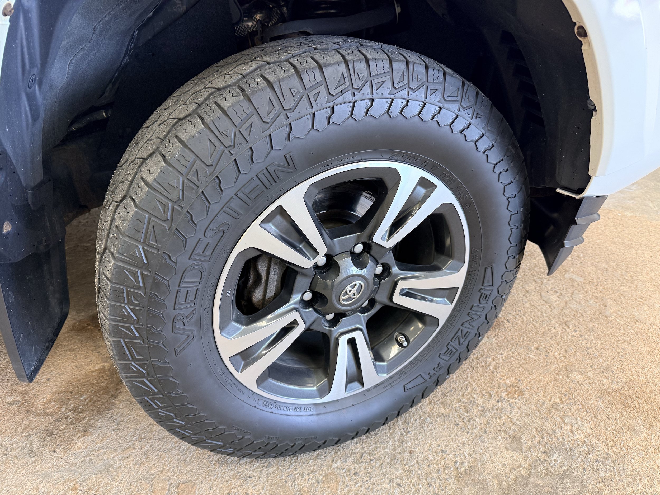 Used 2019 Toyota Tacoma TRD Sport w/ Technology Package AWD/4WD image 15