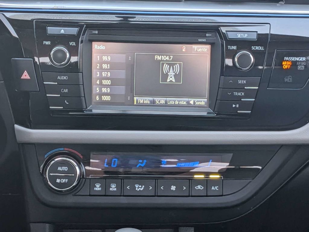 Used 2015 Toyota Corolla LE image 17