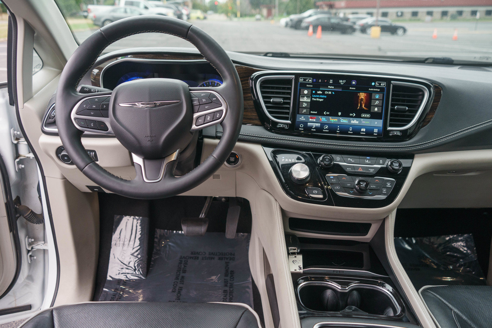 Used 2023 Chrysler Pacifica Limited FWD image 12